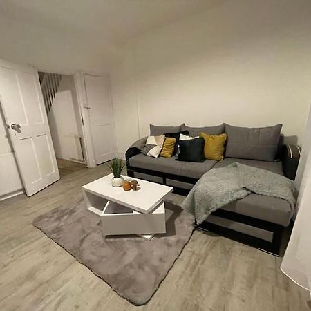 Stunning 2 Bedroom On Tower Bridge London Eksteriør billede