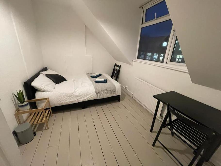Stunning 2 Bedroom On Tower Bridge London Eksteriør billede